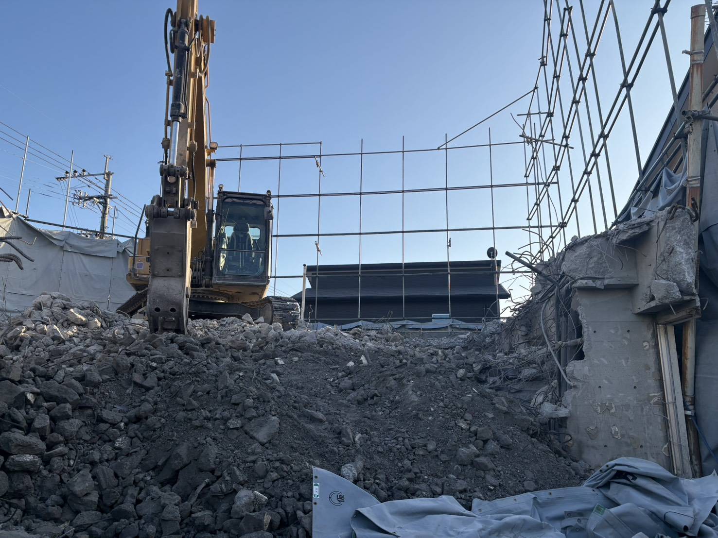 RC造3階建てビル解体工事 施工の様子②