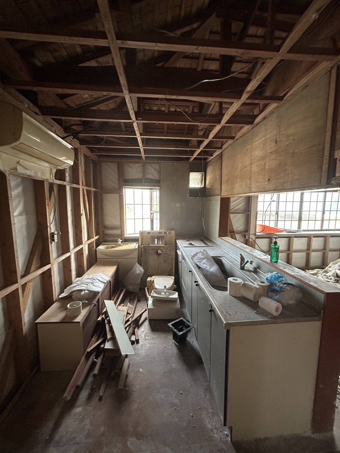 解体工事進行中の現場